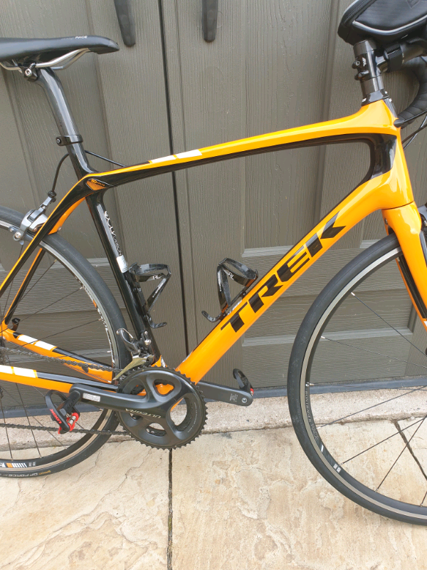 TREK DOMANE 5 SERIES CARBON ROAD BIKE 
